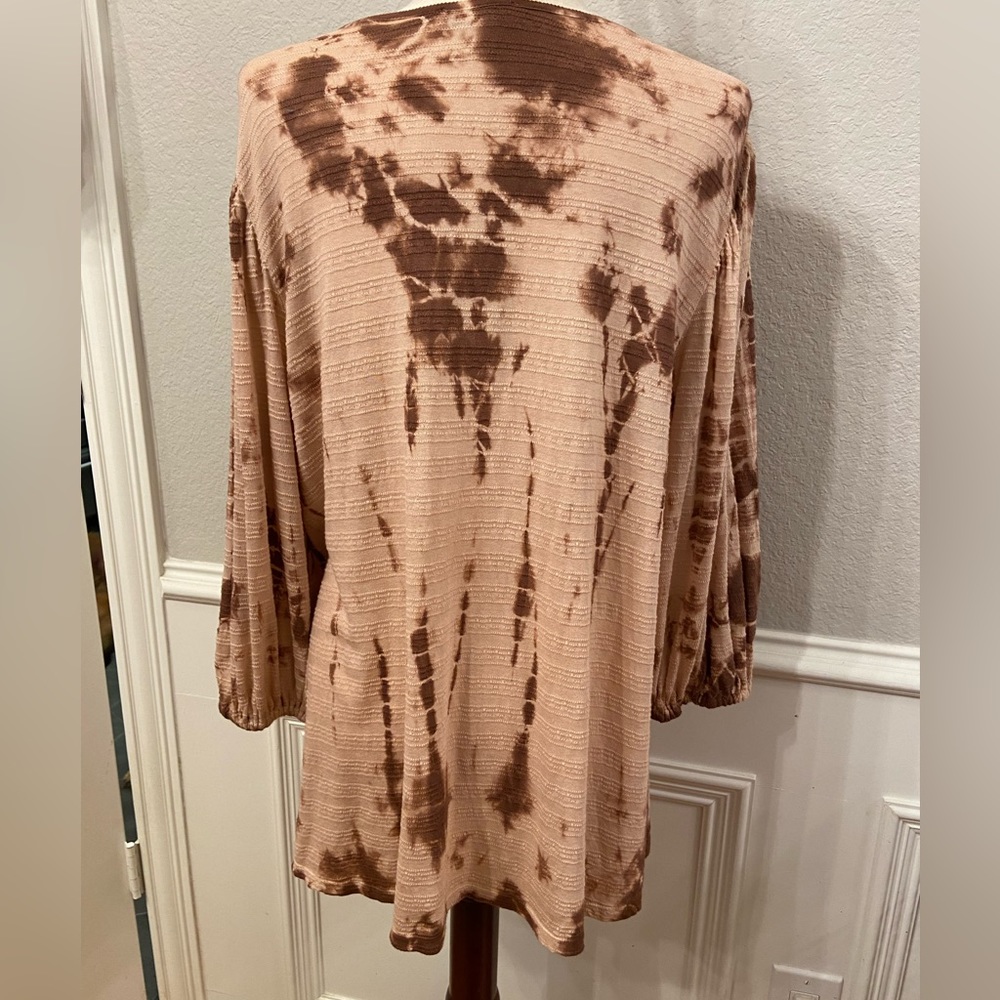 Vintage America Plus Size Tie Dye Neck 3/4 Sleeve Lace Up Blouse 1x - Picture 5 of 13